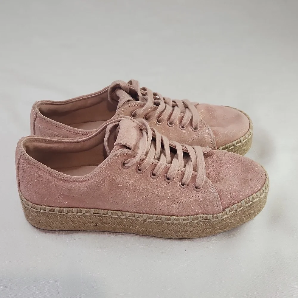 Tretorn Eve 2 Pink Suede Platform Sneakers. Size 7